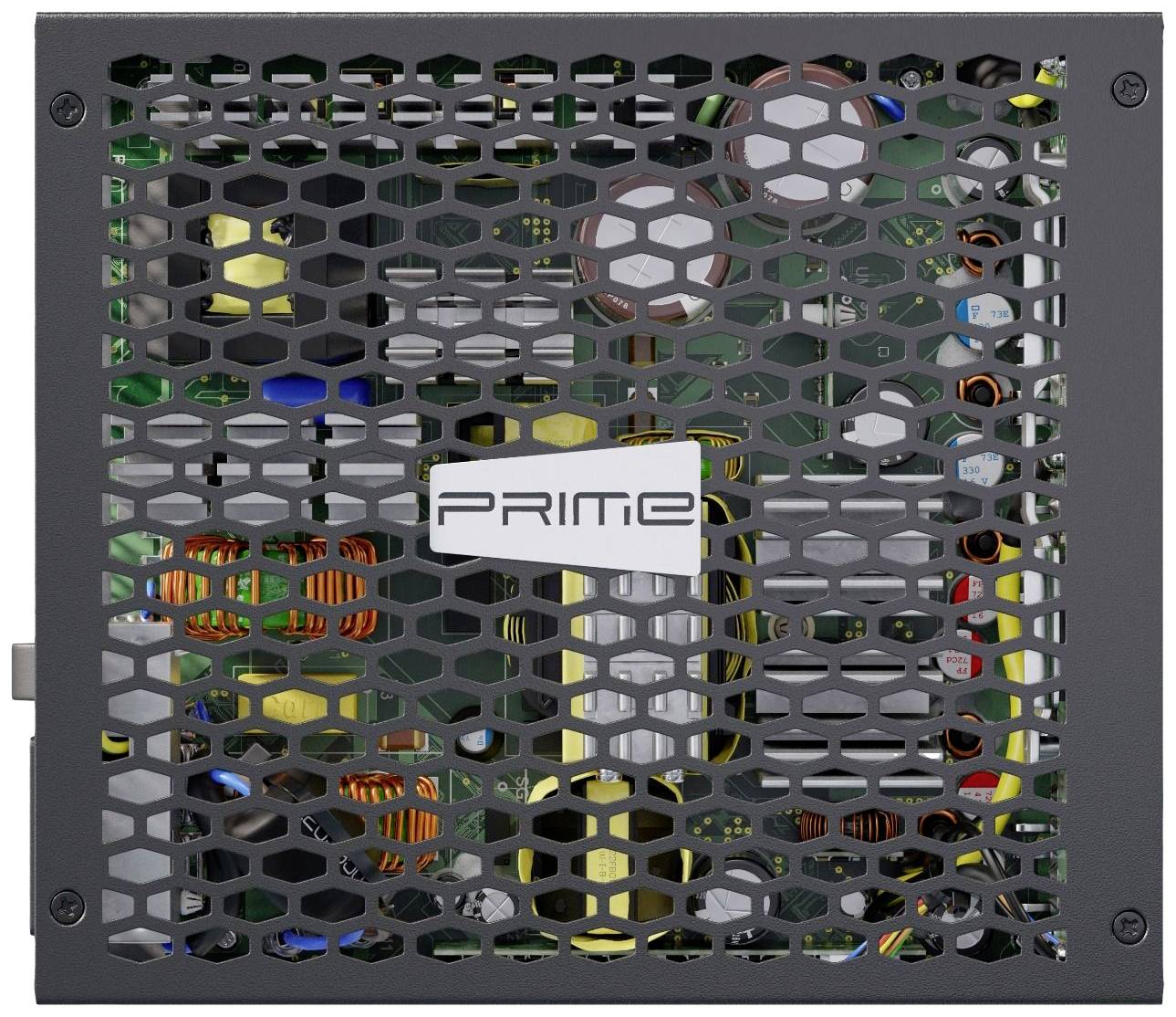 Bloc d'alimentation avec grille de ventilation hexagonale et composants électroniques visibles, portant une marque 'PRIME'.