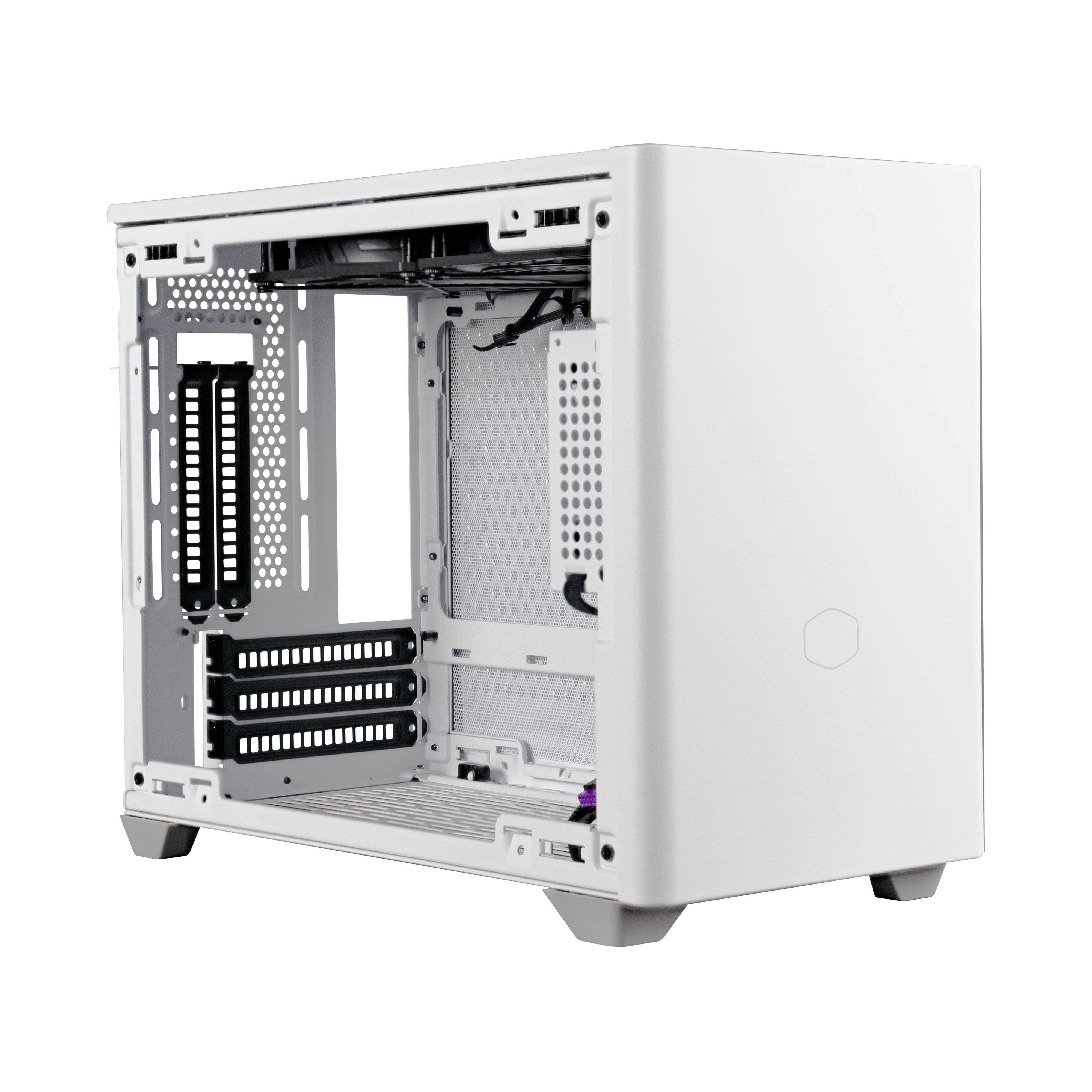 Boîtier d'ordinateur blanc, sans composants. Montre l'intérieur avec des supports et des ouvertures de ventilation. Adapté pour la construction de PC.