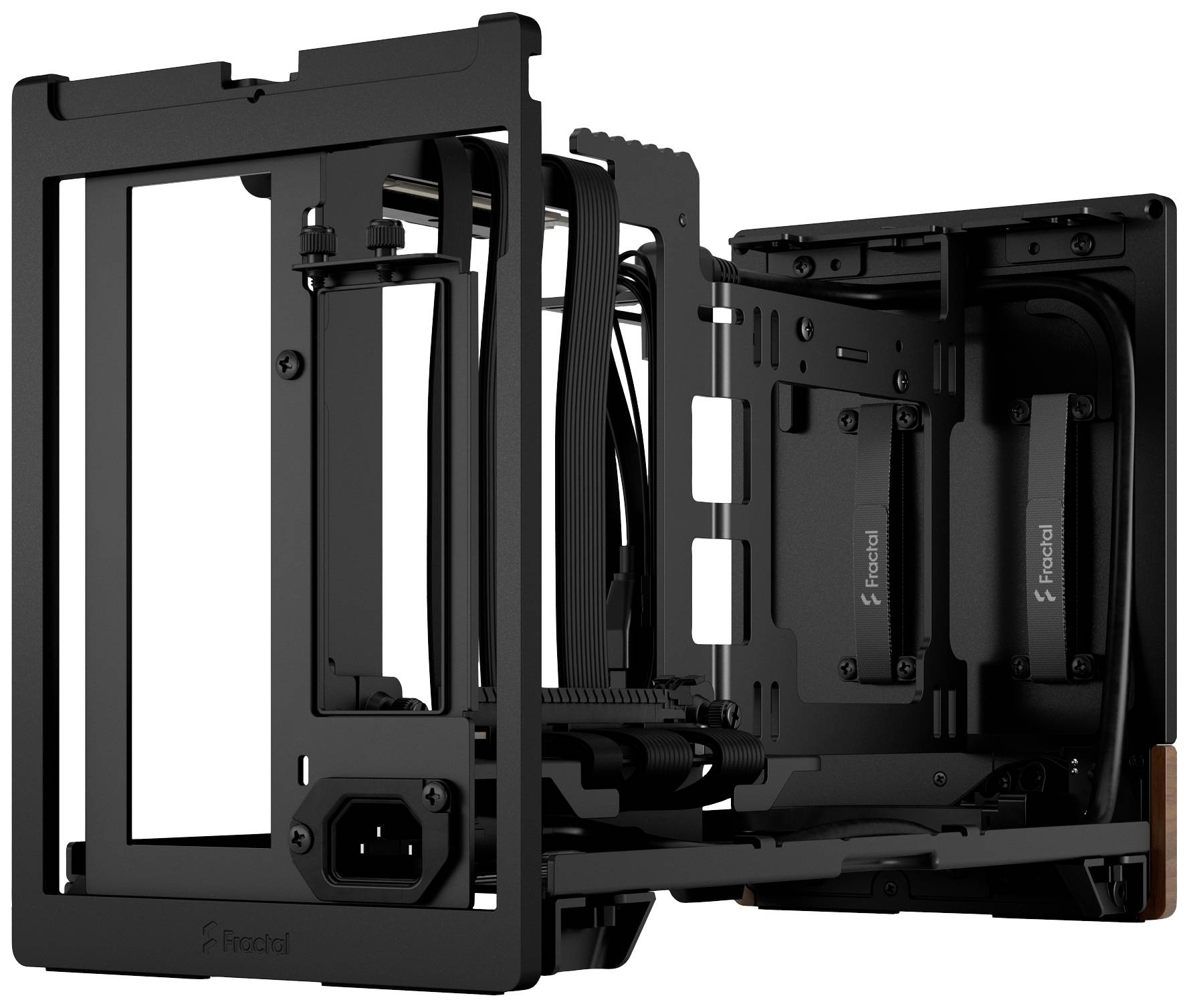 Boîtier d'ordinateur noir avec châssis ouvert, câbles visibles à l'intérieur. Adapté pour l'installation de composants matériels.