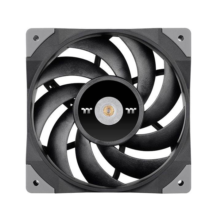 Ventilateur d'ordinateur noir avec sept pales et un moteur rond au centre. Adapté pour le refroidissement des boîtiers d'ordinateur.