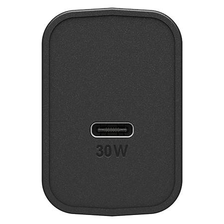 Chargeur noir avec un port USB-C portant l'inscription « 30W ».