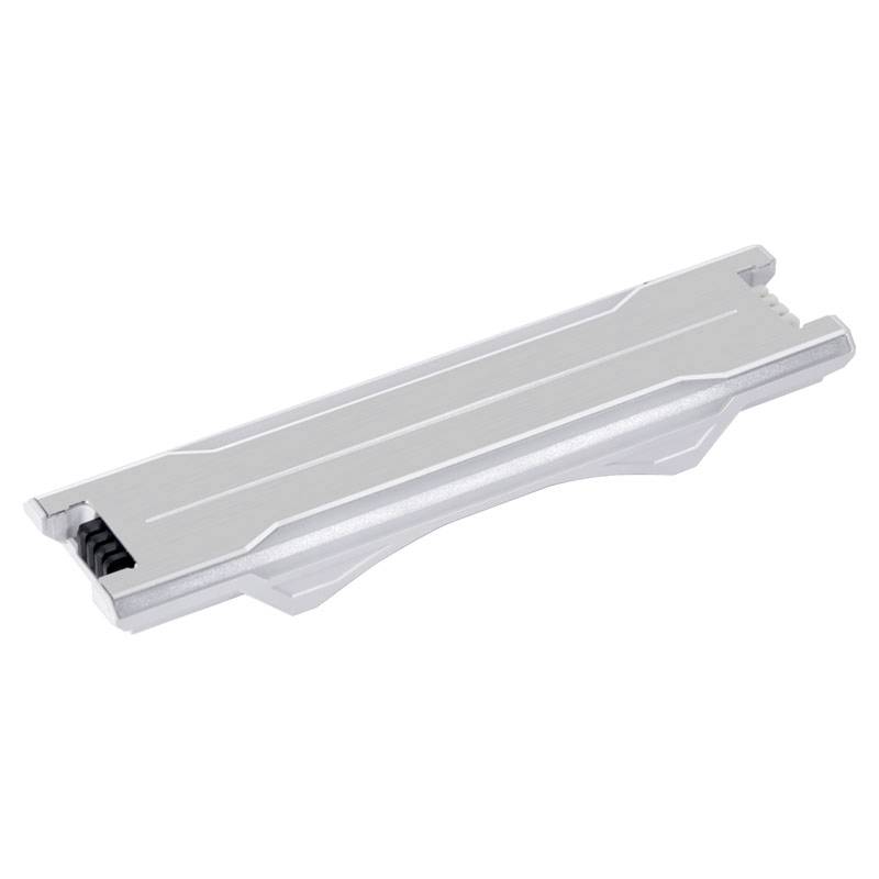 Un dissipateur thermique en métal argenté, rectangulaire, avec un design rainuré pour une meilleure dissipation de la chaleur.
