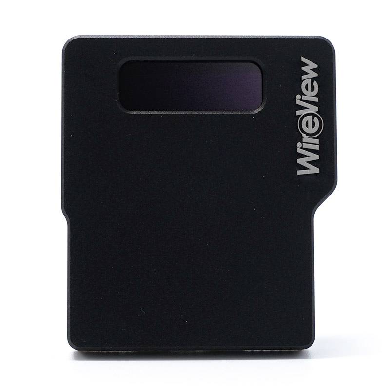 Un appareil compact noir avec une fenêtre d'observation en haut et l'inscription verticale 'WireView' sur la droite.
