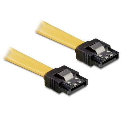 Deux câbles de données SATA jaunes avec des connecteurs noirs pour raccorder des disques durs internes ou des SSD à la carte mère.
