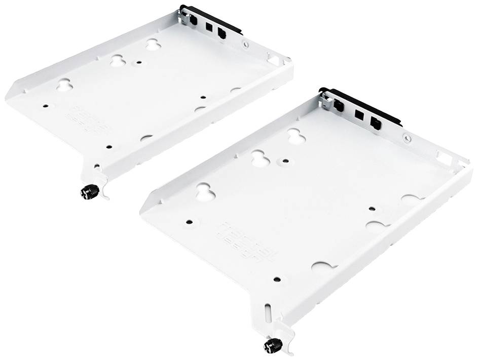 Deux supports de montage blancs en métal pour disques durs, placés côte à côte. Adaptés pour l'installation dans des boîtiers d'ordinateur.