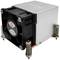 Dissipateur thermique métallique pour processeur avec ventilateur, monté sur quatre pattes à ressort spiralé. Marquage sur le ventilateur : « DYNATRON ».