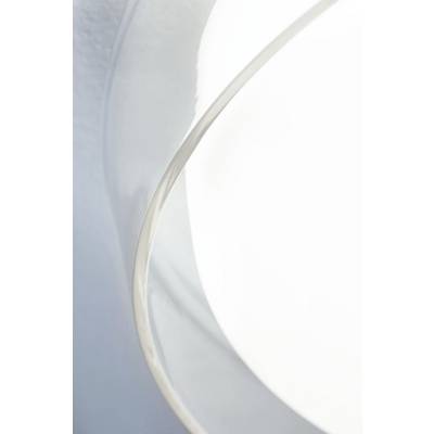 Représentation abstraite d'un arc blanc et bleu avec des lignes courbes qui se fondent harmonieusement les unes dans les autres.