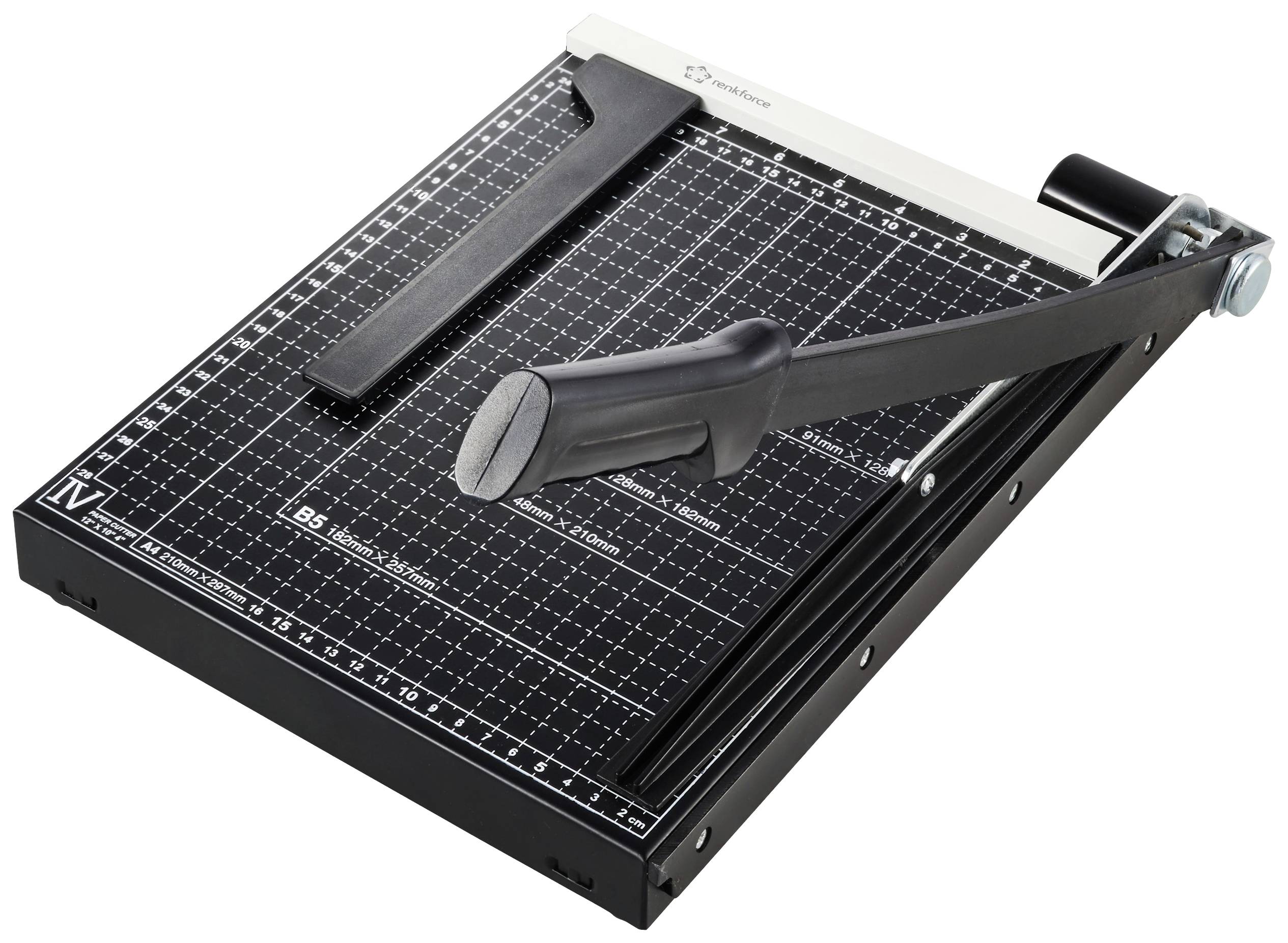 Une massicot noir avec un bras de levier et des lignes de mesure sur la surface de coupe.