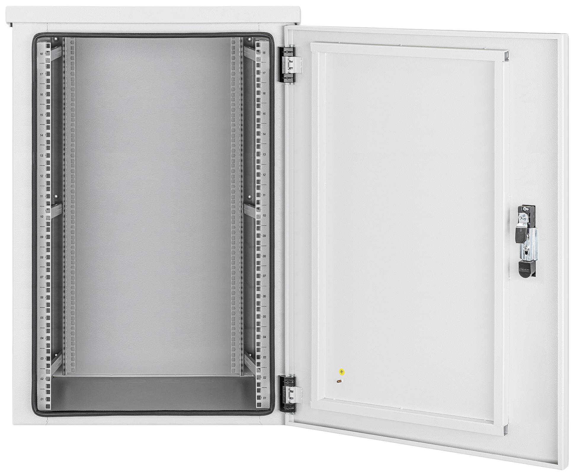 Une armoire électrique ouverte avec des rails de montage et des charnières visibles. L'armoire est vide et se trouve dans un environnement neutre.