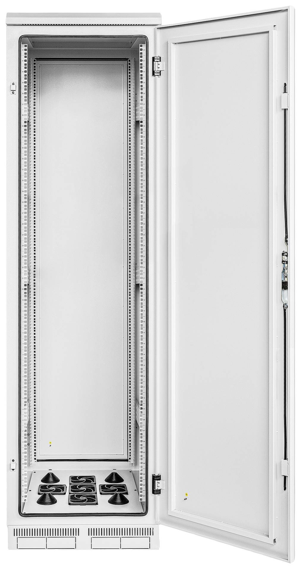 Armoire métallique ouverte et vide avec des fentes de ventilation ouvertes en bas et une porte ouverte, adaptée à l'installation de composants électroniques.