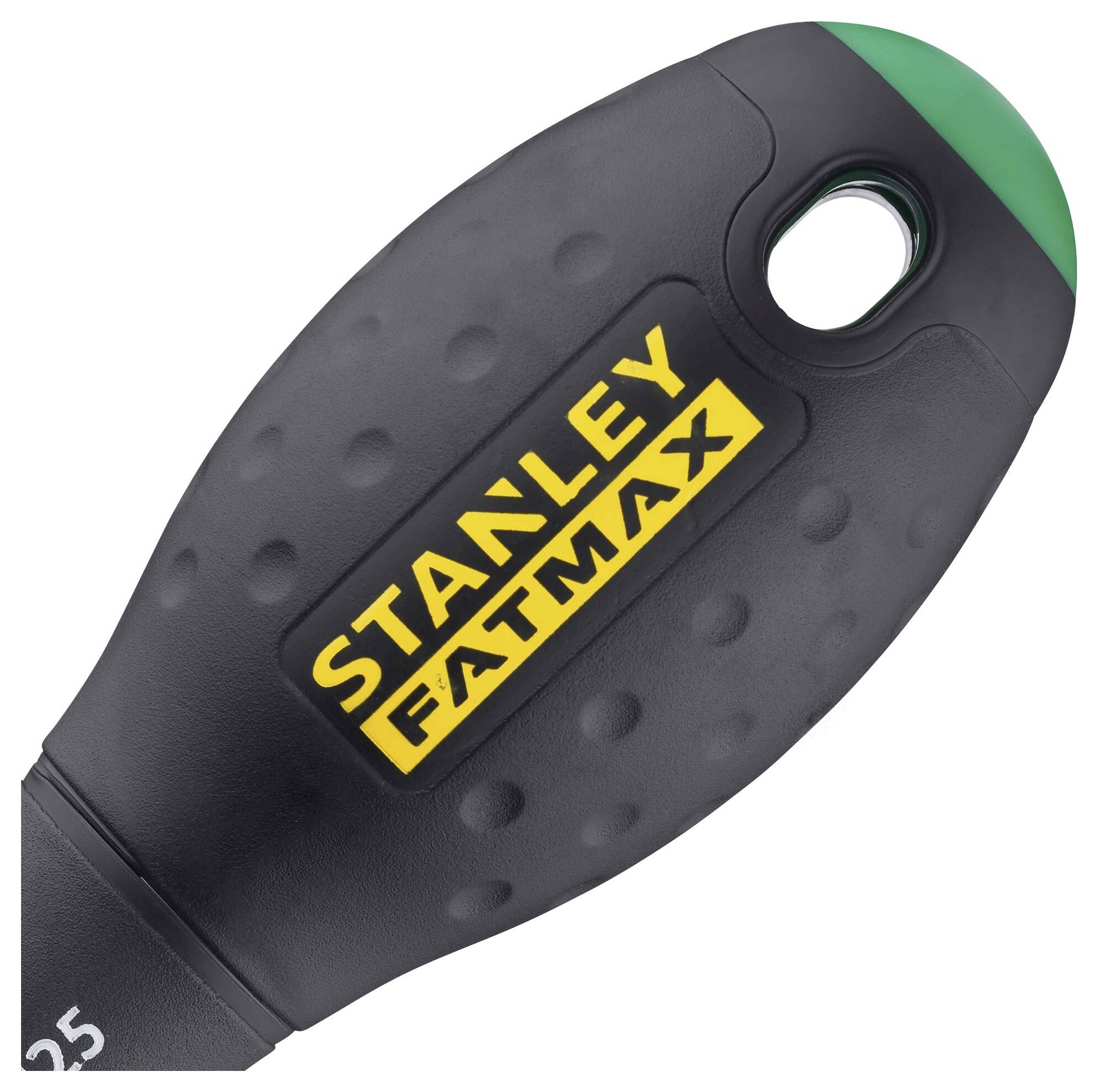 Poignée noire d'un outil avec le logo jaune 'Stanley Fatmax'. Extrémité supérieure verte.