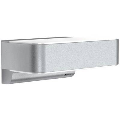 Applique murale en argent au design moderne, de forme rectangulaire, adaptée à l'éclairage extérieur.