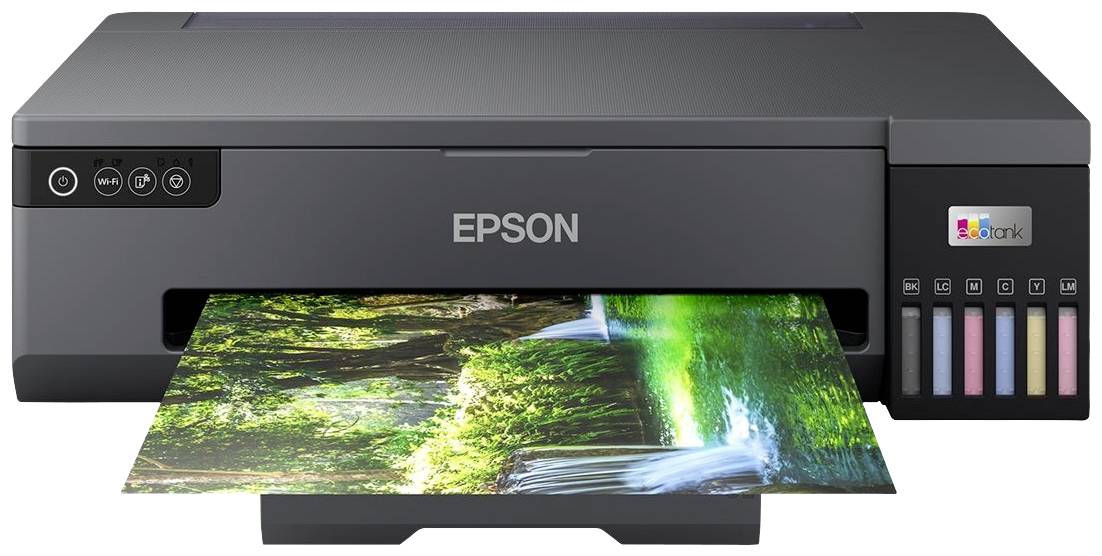 Un imprimante Epson imprime une photo d'une forêt verte avec des cascades. Sur le côté droit, des cartouches d'encre sont visibles.