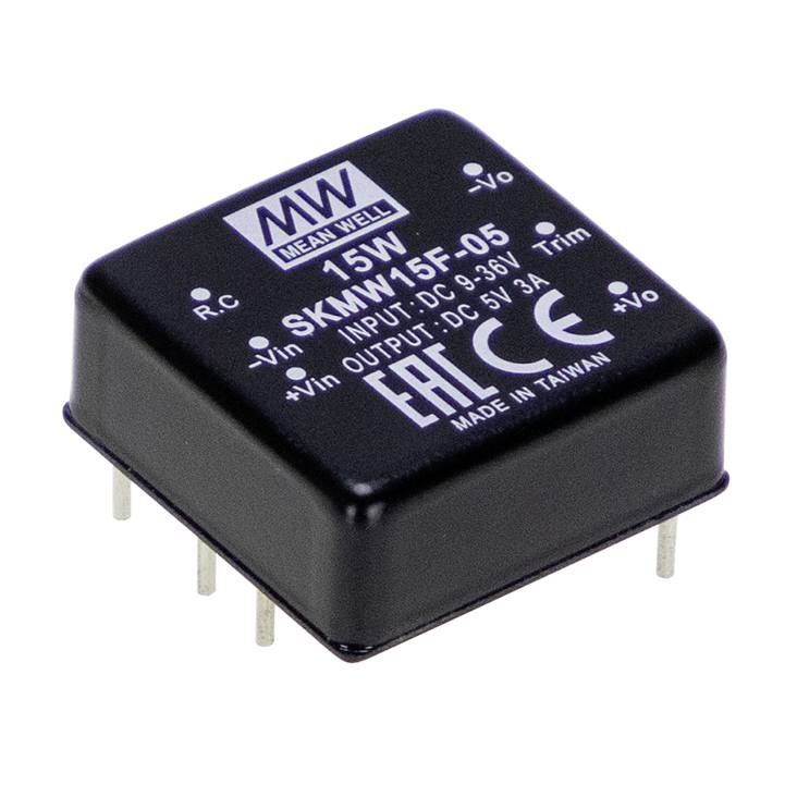 Un condensateur électrique noir avec plusieurs broches et une inscription blanche ; 15W, Tension d'entrée/sortie : 5V DC, Fabriqué à Taïwan.