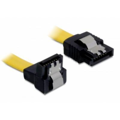 Deux connecteurs SATA jaunes avec des fiches noires et argentées, utilisés pour connecter des composants informatiques.