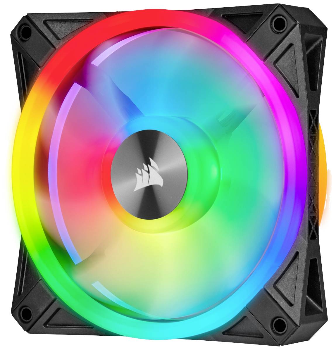 Un ventilateur d'ordinateur avec des LED RVB colorées brille dans un spectre de couleurs arc-en-ciel.