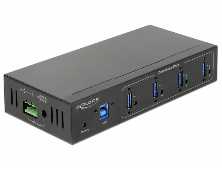 Un hub USB noir de Delock avec quatre ports USB 3.0 bleus pour les connexions en aval et un port marqué en vert sur la gauche.