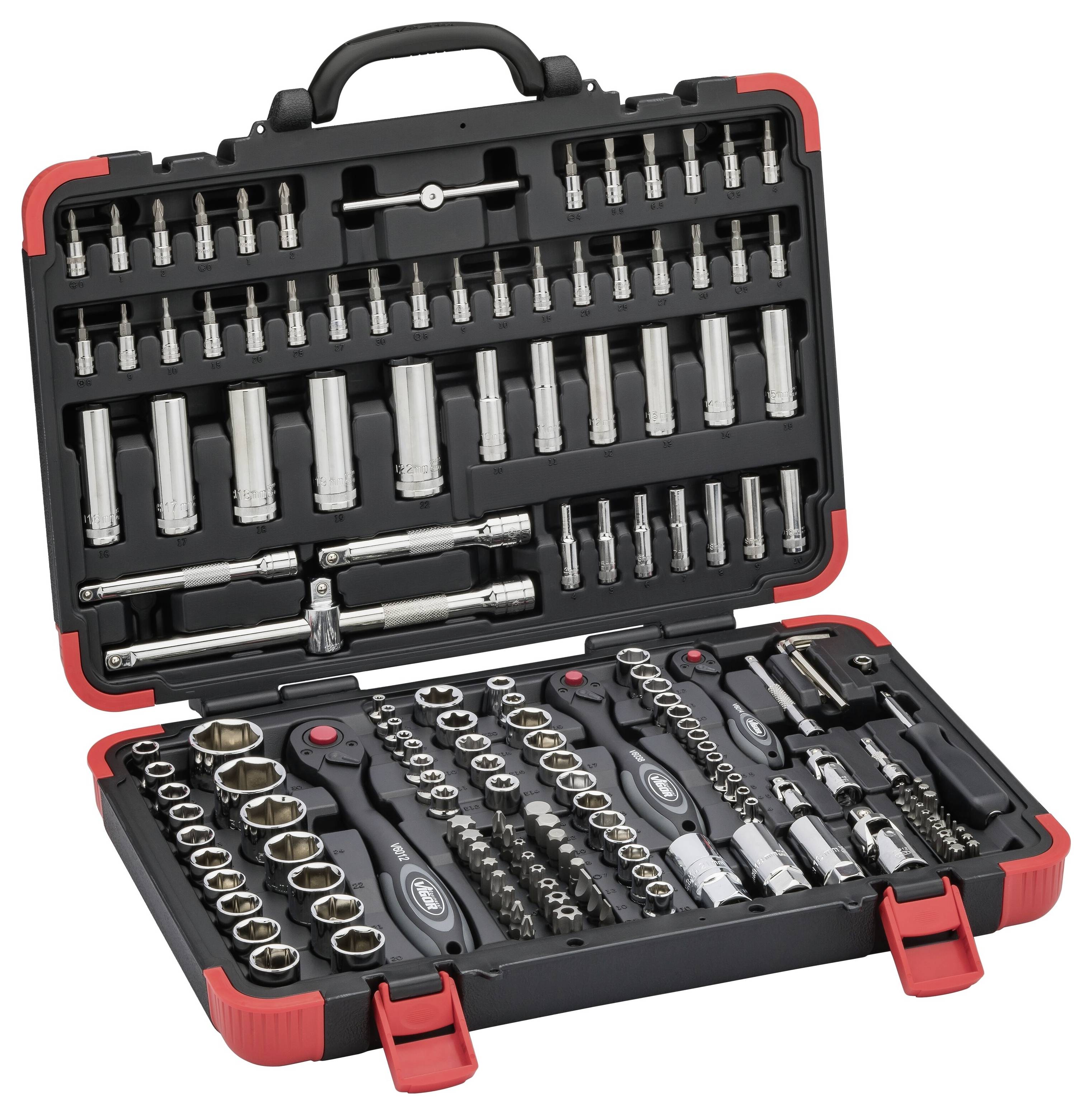 Une boîte à outils ouverte contenant un jeu complet de douilles et de cliquets, organisé en rangées étiquetées, avec des tailles allant du petit au grand.