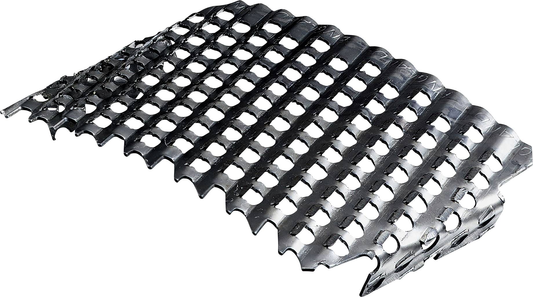 Grille métallique à mailles rectangulaires, bombée et brillante, probablement destinée à des applications industrielles ou architecturales.