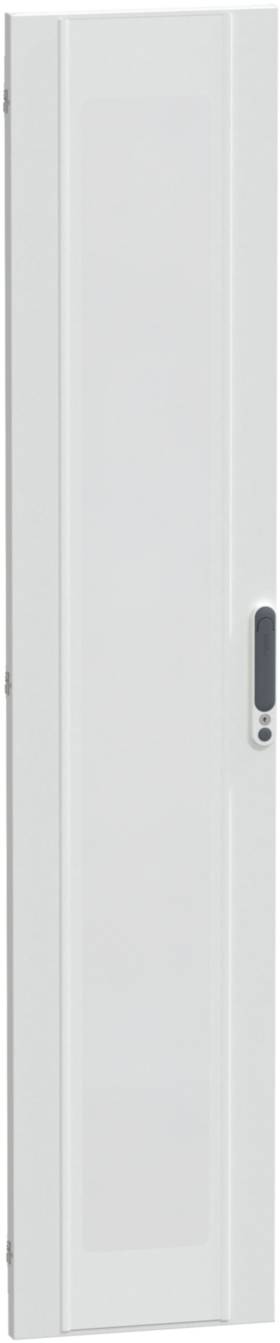 Une porte blanche, étroite, rectangulaire avec une poignée sur le côté droit.