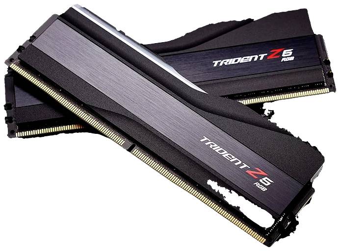 Deux modules RAM de type Trident Z5 avec un dissipateur thermique noir et un éclairage RVB. Ils sont croisés pour montrer l'inscription.