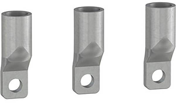 Trois cosses de câble argentées à tête cylindrique et base plate, chacune percée d'un trou de fixation, sur fond blanc.