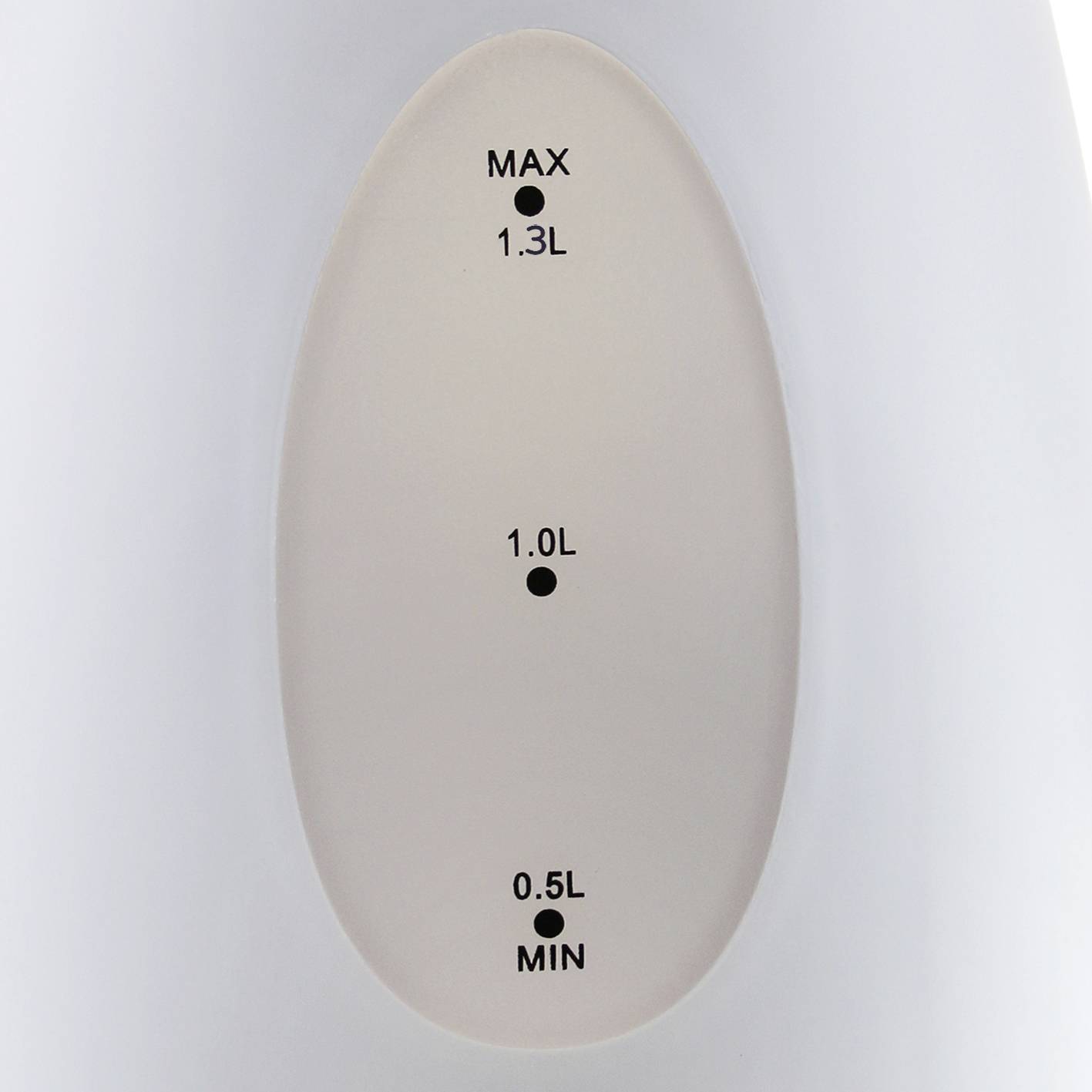 Bouilloire avec indicateur de niveau d'eau, montrant des repères à 0,5 L, 1,0 L et un maximum de 1,3 L.