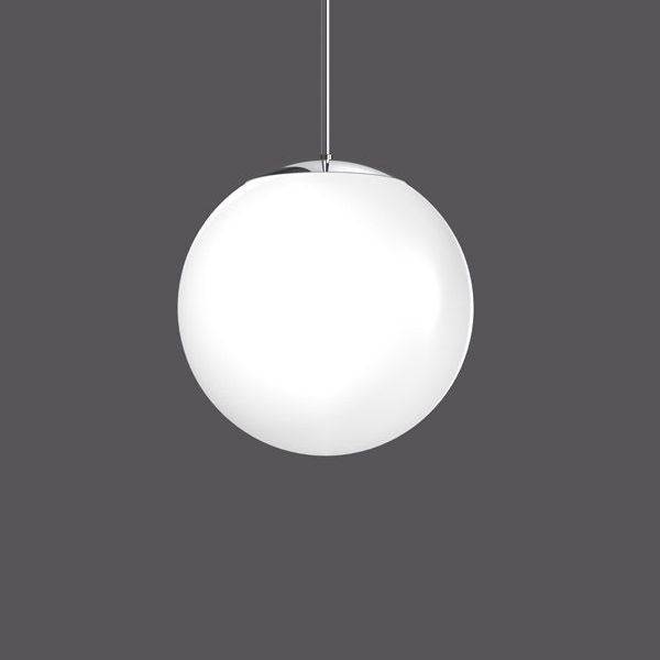 Lampe suspendue blanche, sphérique, sur un fond gris.