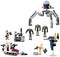 Kit de construction Lego : Figurines et véhicules, comprenant des clones avec des speeders, des droïdes et une position de lancement de missiles, sur le thème d'un monde futuriste.