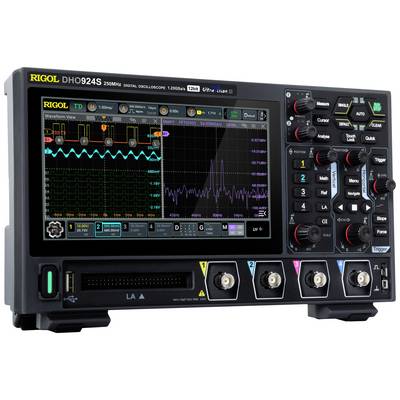 Un oscilloscope numérique avec un écran couleur affiche deux formes d'ondes. Il possède plusieurs commandes et connexions sur sa façade avant.