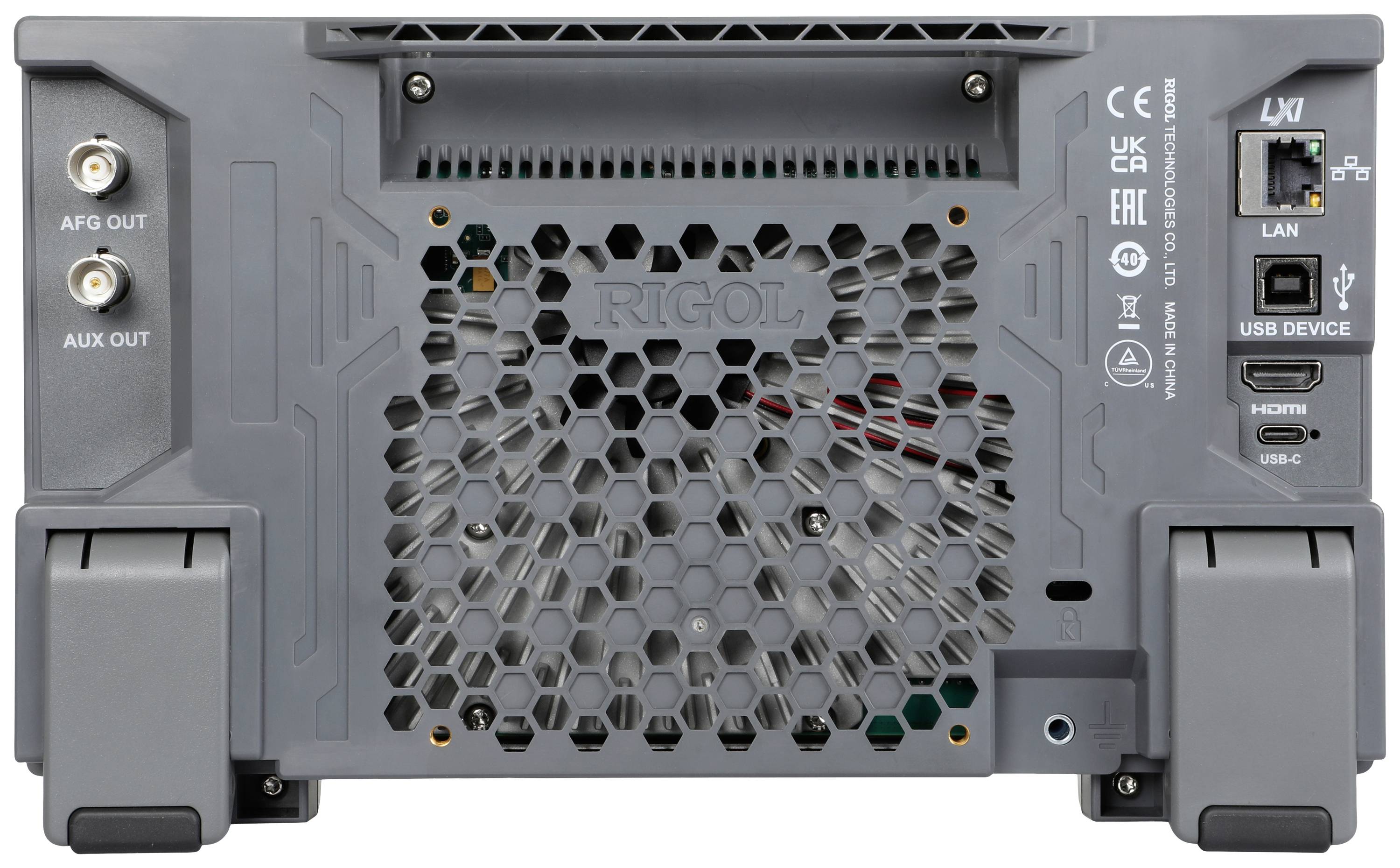 Arrière d'un appareil électronique avec des connexions et des grilles de ventilation. En haut, ports LAN et USB, à gauche, sorties AFG et AUX.
