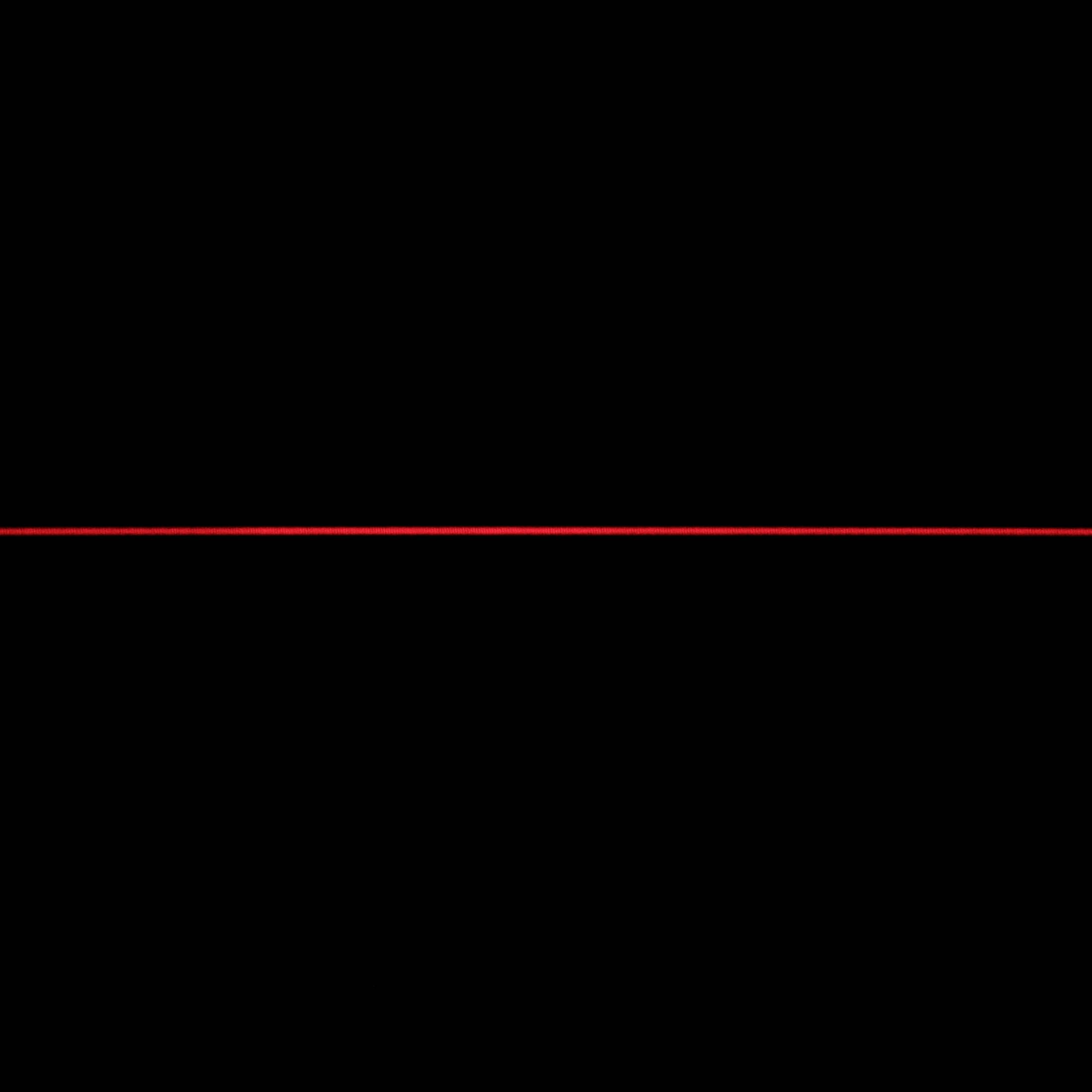 Un rectangle noir avec une fine ligne rouge horizontale en son centre.