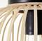 Suspension en bois composée de montants clairs avec un boîtier noir et ampoule apparente. Design minimaliste pour un intérieur contemporain.