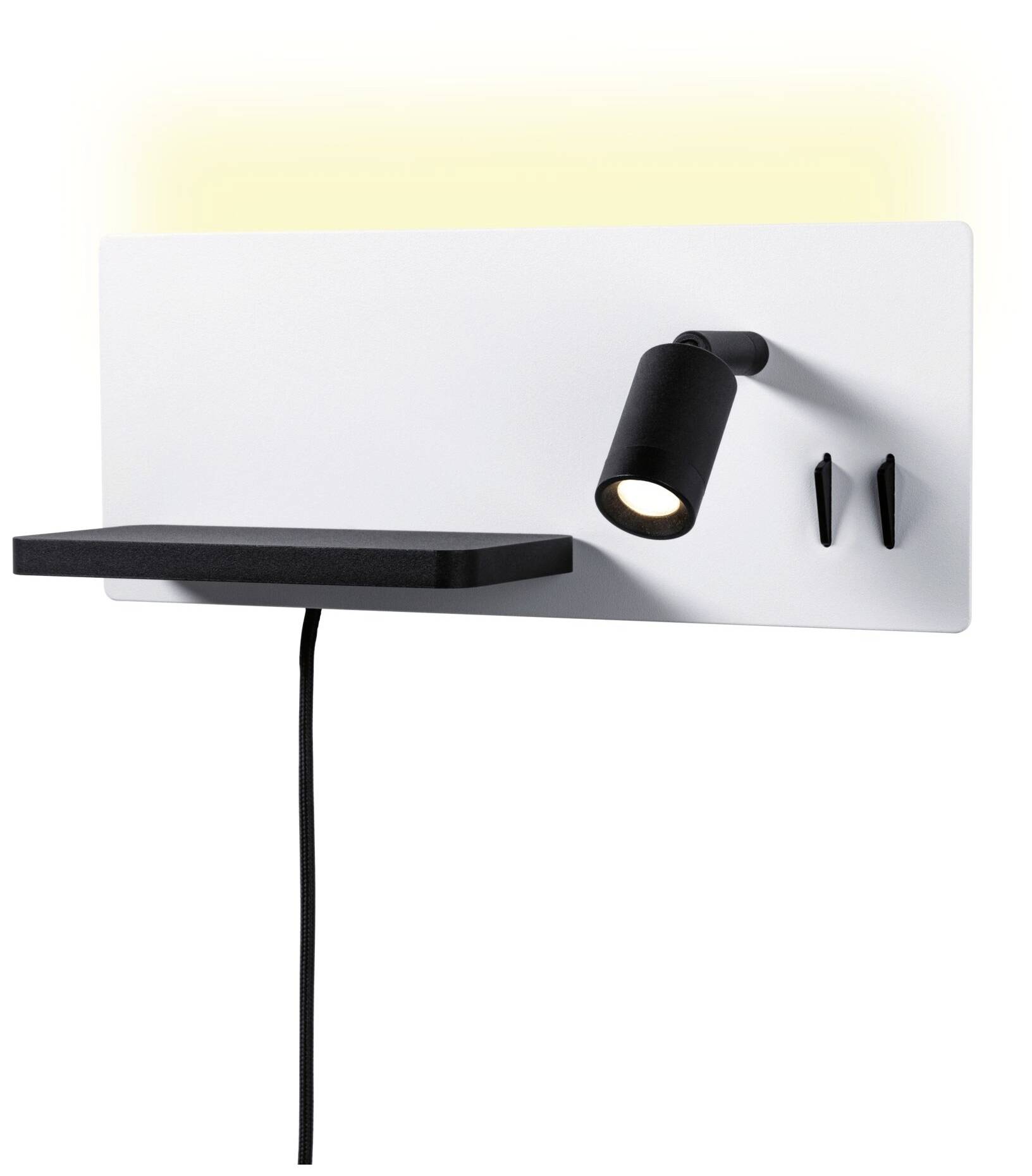 Un luminaire mural moderne avec spot rotatif, étagère intégrée et prises électriques, le tout dans un design minimaliste.