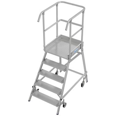 Une échelle-plateforme mobile en argent avec cinq marches et une rambarde en haut, montée sur roulettes, conçue pour assurer une stabilité sécurisée lors de travaux en hauteur.