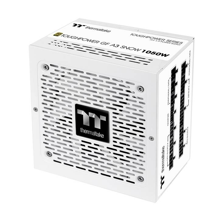 Un bloc d'alimentation PC blanc de Thermaltake, modèle 'Toughpower GF A3 Snow 1050W', de forme cubique, doté de grilles de ventilation sur le dessus et sur le côté.