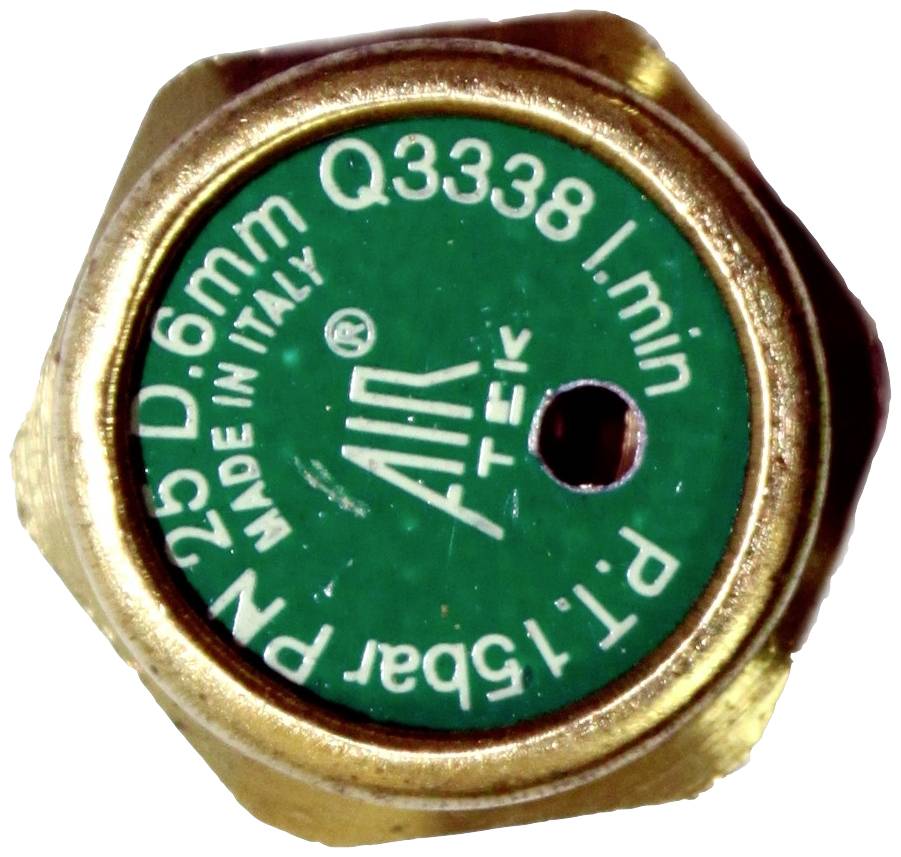 Valve avec l'inscription 'Q3338 1 l/min, P.T. 15 bar, 25 D 6 mm, Made in Italy'. Fond vert, bordure dorée.