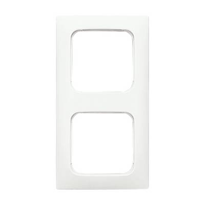 Un cadre double blanc pour prises électriques ou interrupteurs, rectangulaire avec deux ouvertures, pour une fixation verticale au mur.
