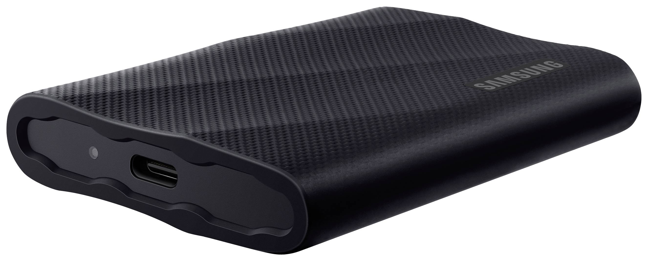 Un disque dur externe noir de Samsung avec connexion USB-C. Il présente une surface texturée et un design fin et portable.