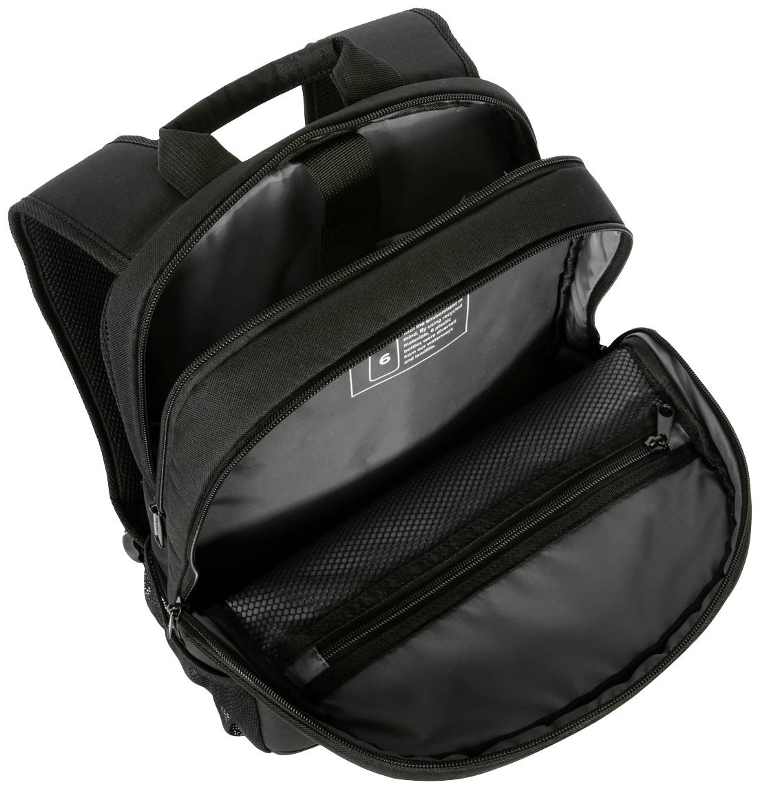 Un sac à dos noir ouvert avec plusieurs compartiments. Le compartiment principal est vide, le compartiment avant dispose d'une poche en filet avec fermeture à glissière.