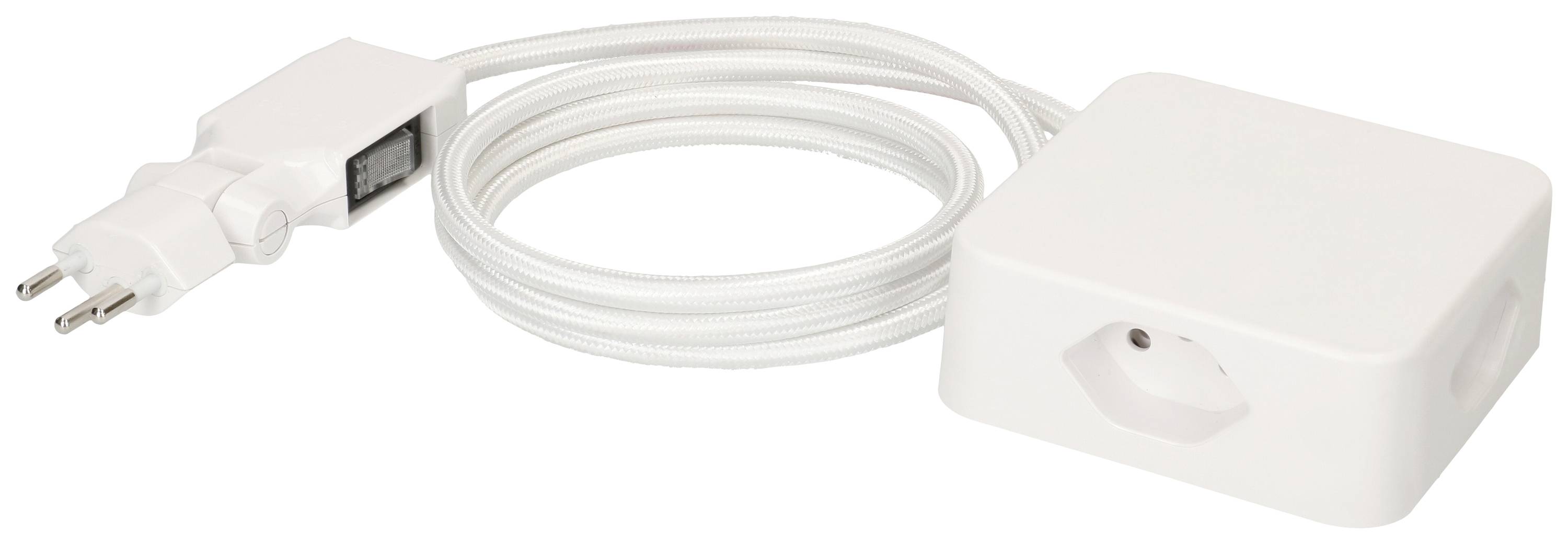 Un bloc d'alimentation blanc avec un long câble et un interrupteur, typique de l'alimentation électrique des appareils électroniques dans les espaces résidentiels.