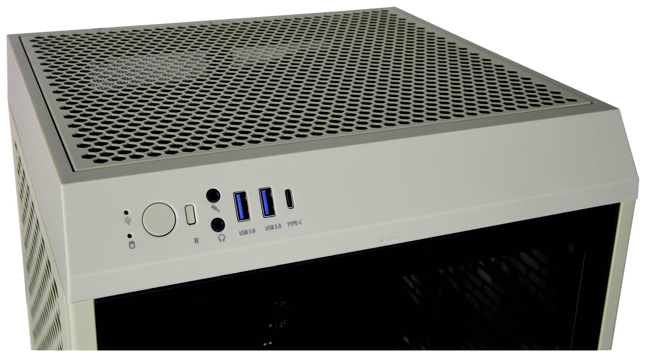 Dessus de boîtier d'ordinateur blanc avec grille de ventilation et ports frontaux : deux ports USB 3.0, prises audio, bouton d'alimentation.