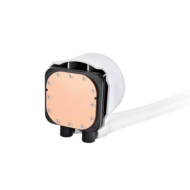 Un bloc de refroidissement pour ordinateur avec une plaque de base en cuivre et des tuyaux blancs pour l'évacuation de la chaleur.