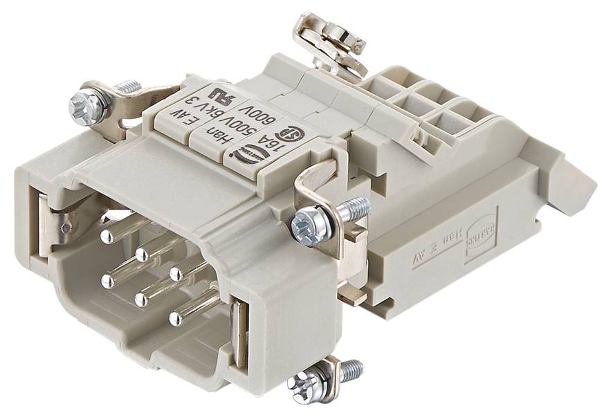 Un connecteur électrique multibroche avec fixations à vis. Des étiquettes et des informations sur le produit sont visibles.