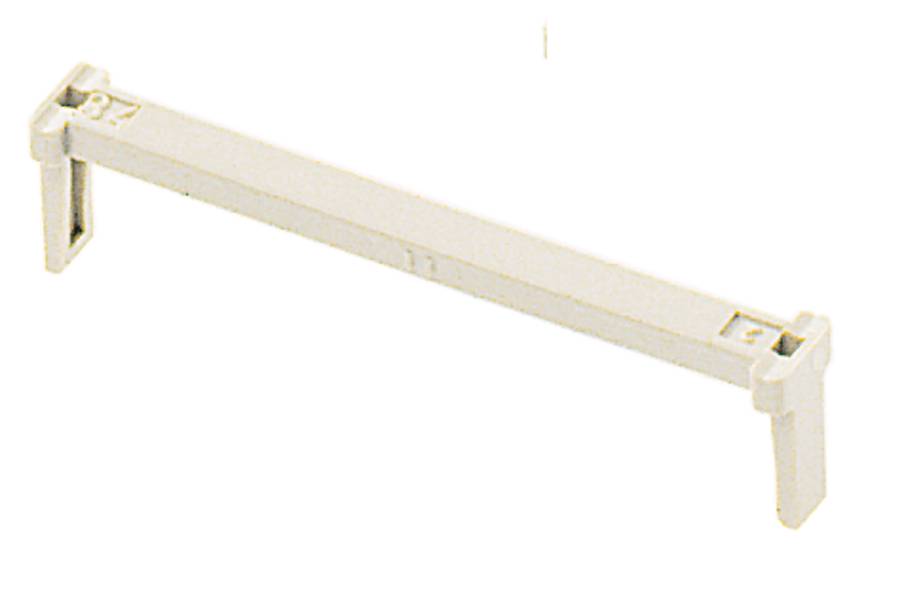 Dispositif de sécurité rectangulaire blanc en plastique destiné à être fixé sur un meuble pour maintenir les portes ou les tiroirs fermés de manière sécurisée.