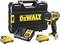 Ensemble de visseuse sans fil DeWalt avec chargeur et deux batteries. Comprend une boîte de transport noire avec logo jaune.