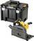 Outil électrique avec mallette de transport. Une scie plongeante jaune et noire de DeWalt, à côté d'un coffret de rangement noir robuste.