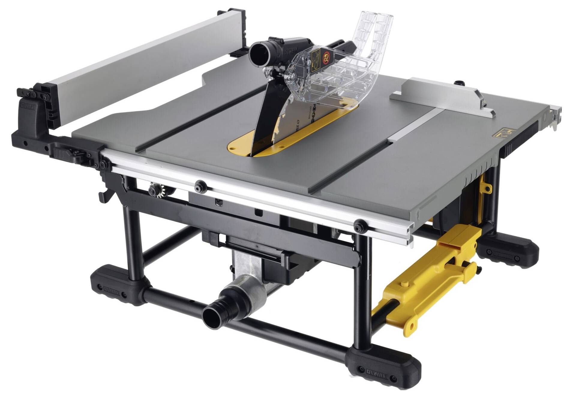 Une scie circulaire de table avec des accents jaunes et un châssis noir. Elle est équipée d'un carter de protection transparent et d'un guide latéral.