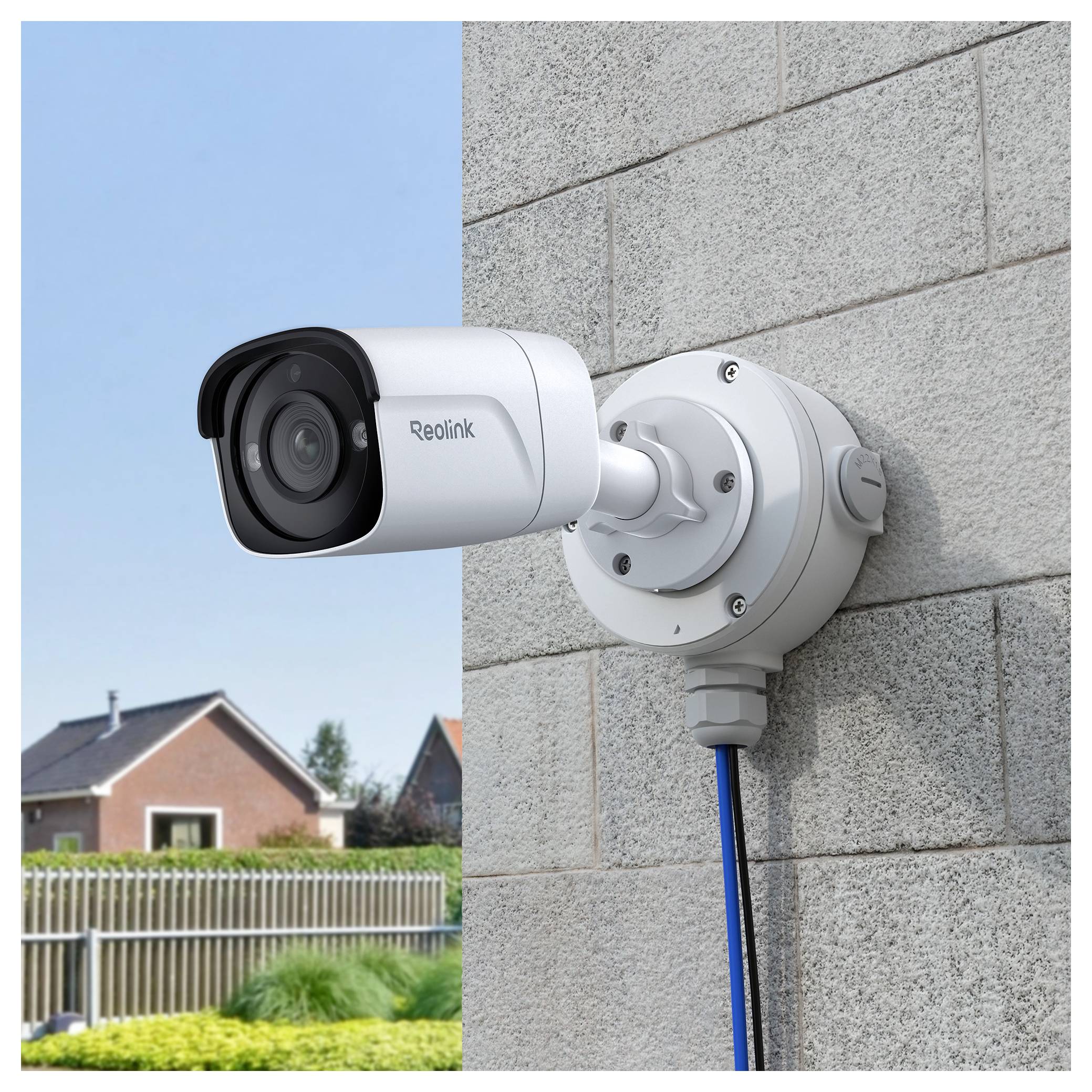 Une caméra de surveillance installée sur un mur de briques extérieur, surplombant une rue de banlieue avec des maisons et un ciel bleu en arrière-plan.