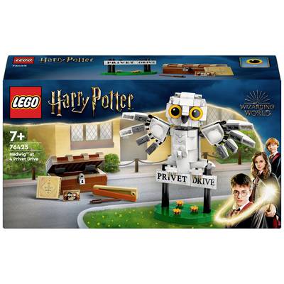 'Ensemble de construction Lego Harry Potter avec la chouette Hedwig, le panneau de signalisation de Privet Drive, des accessoires magiques et des personnages de la série représentés.'